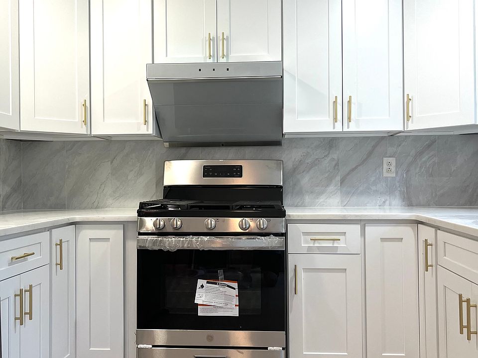 New Range and range hood