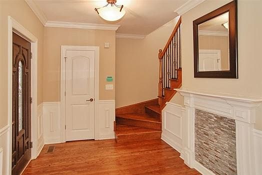 2nd image of 1727 N Moody Ave