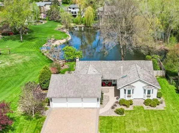 7423 Hyde Park Ln, Edina, MN 55439