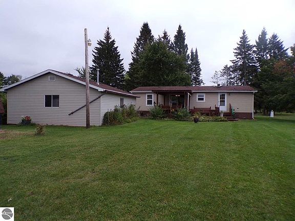 4th image of 2855 E Lake Dr