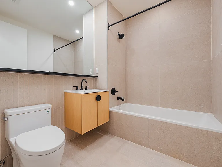 33 Franklin St #310 — Photo 5