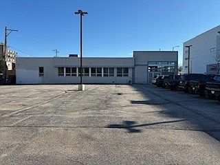5th image of 6017-59 N Western Ave