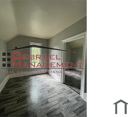 920 Ames St #4 — Photo 6