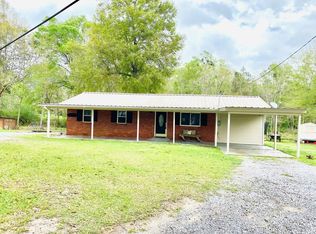 38 Entrekin Rd, Carriere, MS 39426
