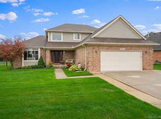 46390 Sawyer Ln, Macomb, MI 48044