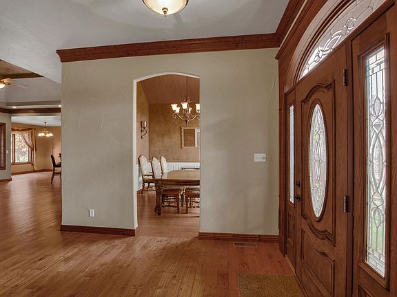 4th image of 4121 N Farm Road 79