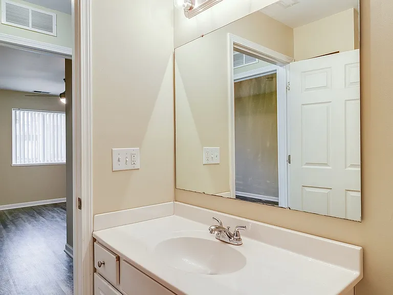 1306 E Miller Road 6114 Beechfield Dr — Photo 6