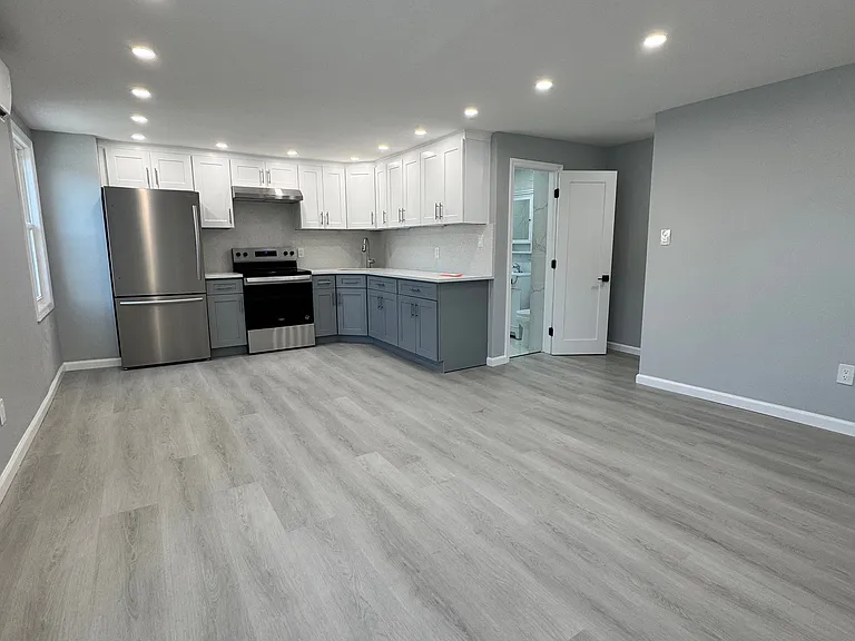 10857 Guy R Brewer Blvd #2 — Photo 2