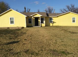409 E McLain St #HOUSE, Seymour, TX 76380