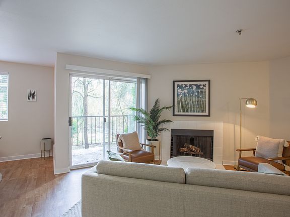 2nd image of 12200 SE McLoughlin Blvd APT 8-201