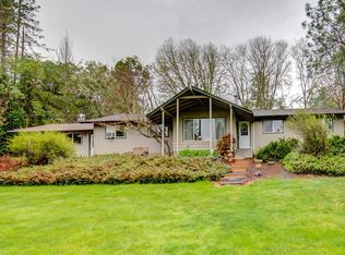 198 Hessar St, Grants Pass, OR 97527