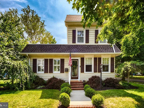 301 Willow St, Delanco, NJ 08075