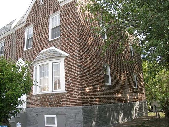 2nd image of 6750 Grovers Ave