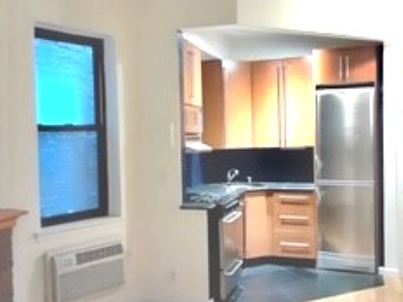 4th image of 46 W 65th St APT 4C