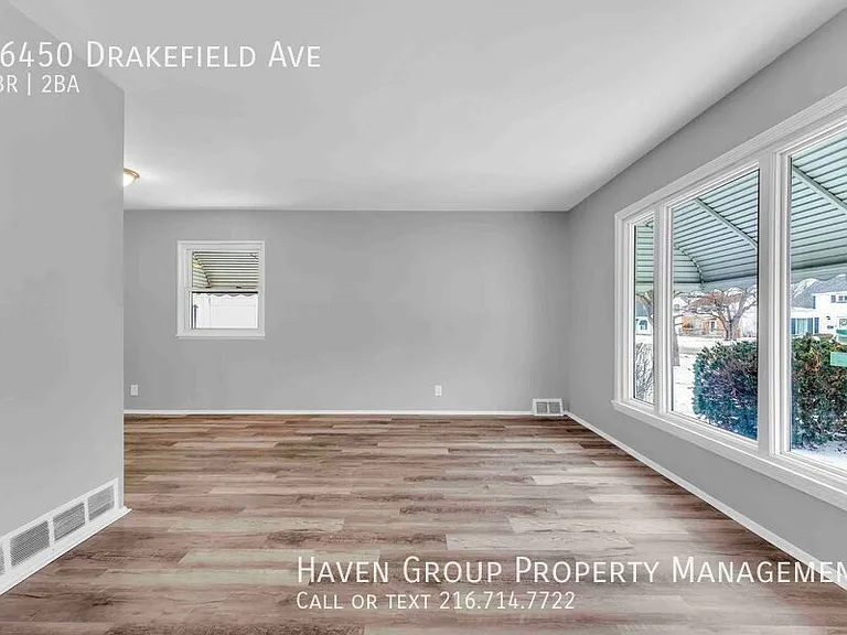 26450 Drakefield Ave — Photo 3