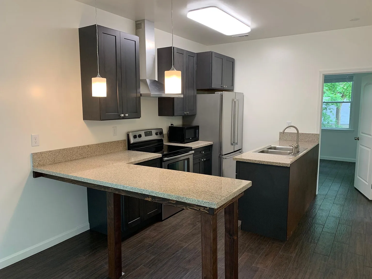 4 bed, 1200 sqft, $1,150 — Photo 3