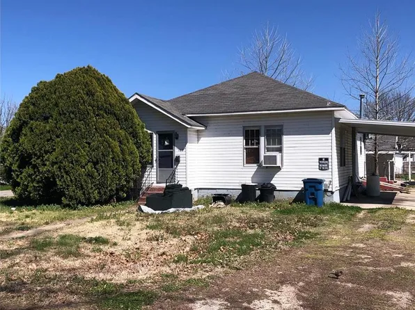 108 N Poplar St, Advance, MO 63730