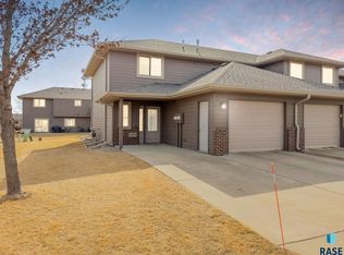 8509 W Grinn Pl, Sioux Falls, SD 57106