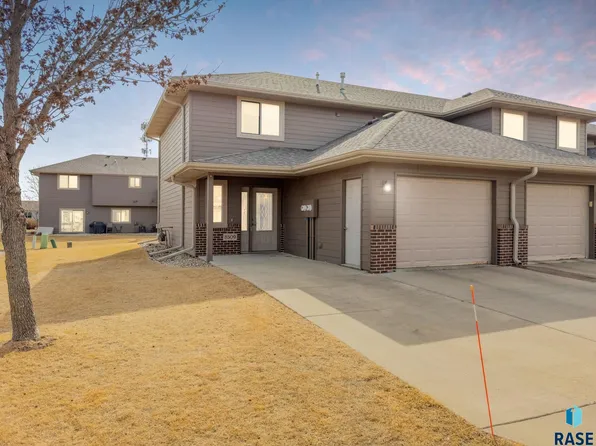 8509 W Grinn Pl, Sioux Falls, SD 57106
