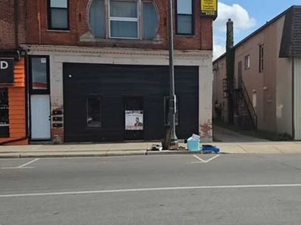 692 Dundas St #3, Woodstock, ON N4S 1E6