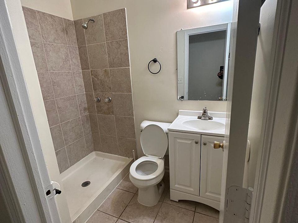 1st image of 1632 S Homan Ave #1