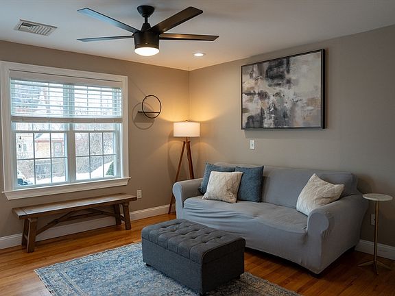 5th image of 5065 N Main St #2