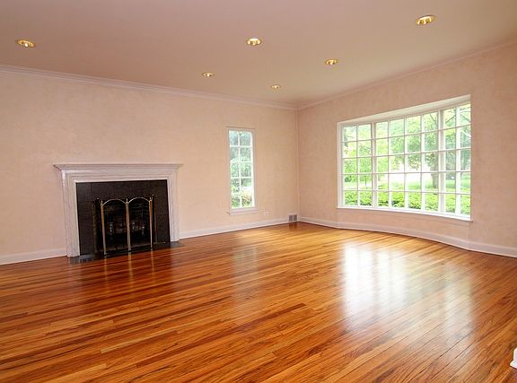 4th image of 6635 N Leroy Ave