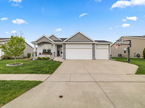 1304 S 10th St, Adel, IA 50003