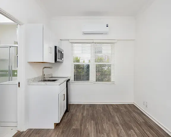 132 S Bedford Dr #103 — Photo 6