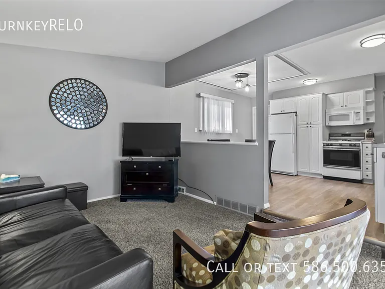 38428 Tottenham Rd — Photo 5