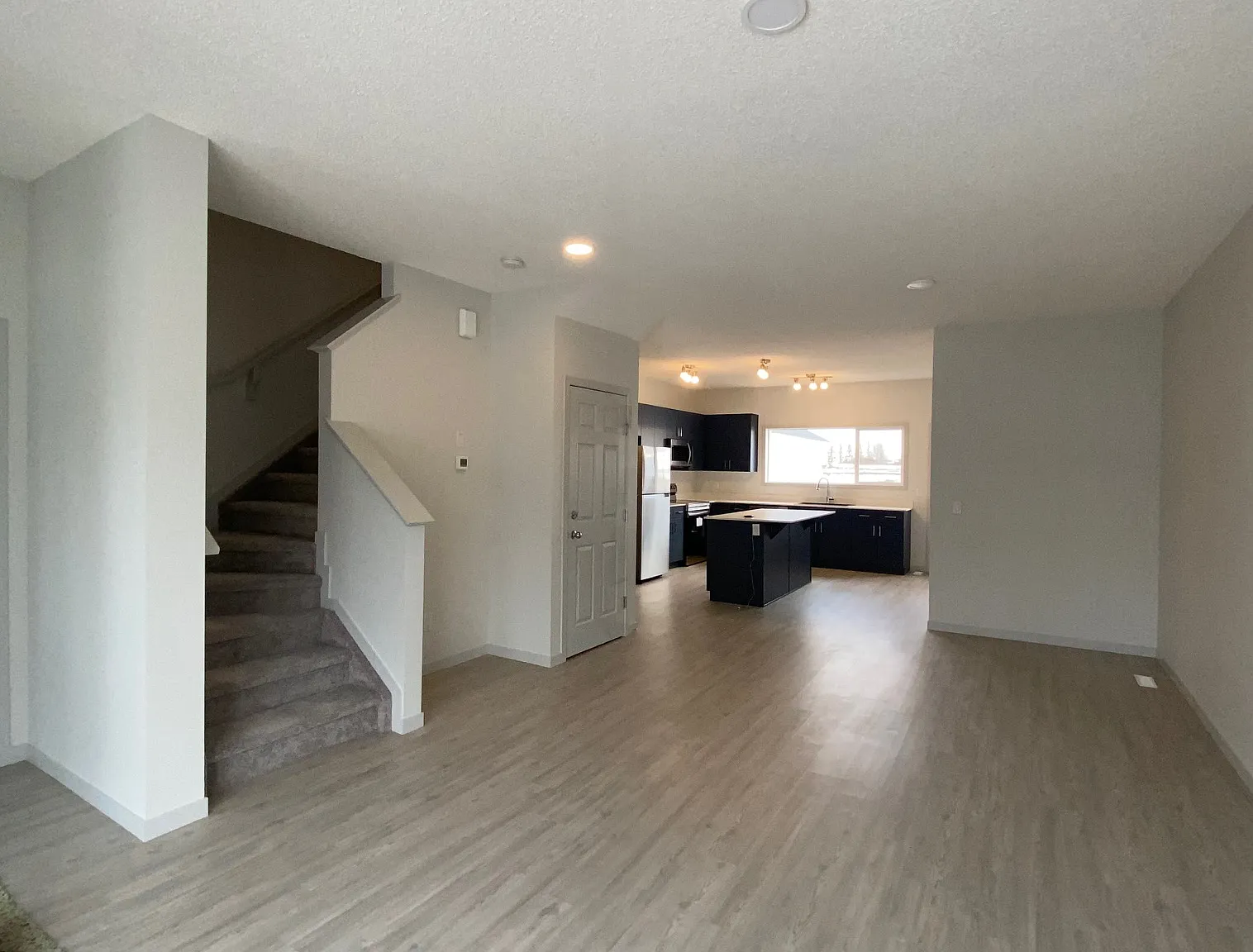 Upper Floor - 6285 175A Avenue NW, Edmonton, AB — Photo 3