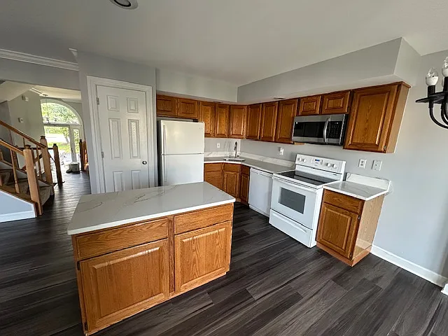 Kitchen with new Quartz countertop