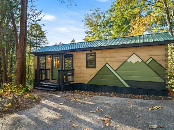 1107 Ridgefield Dr, Sevierville, TN 37876