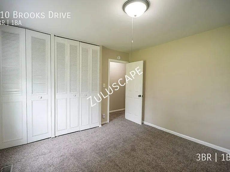 710 Brooks Dr — Photo 8