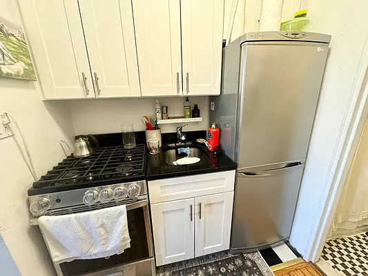 Rented by J PRESTON AND ASSOCIATES INC | media 8