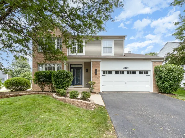 2258 Halsted Ln, Aurora, IL 60503