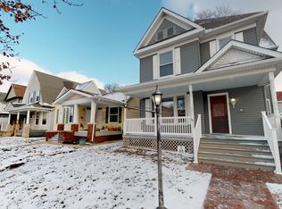 944 S 2nd St, Springfield, IL 62704