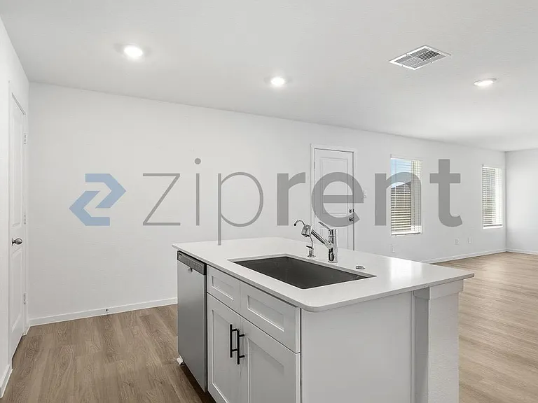 3004 Fall Gold Ln — Photo 15