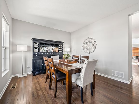 2nd image of 201 Warbler Ln