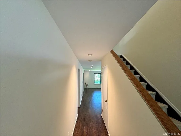 17 Rambling Brook Rd — Photo 7