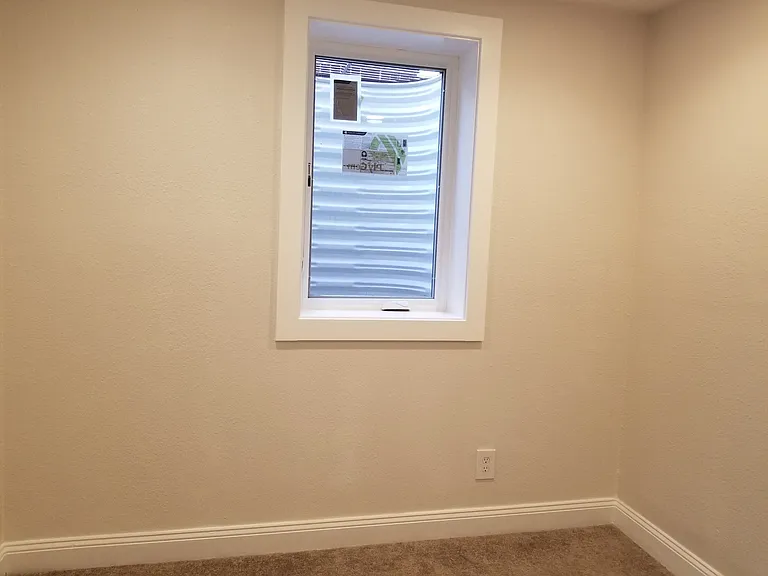 2058 Sumac St — Photo 34