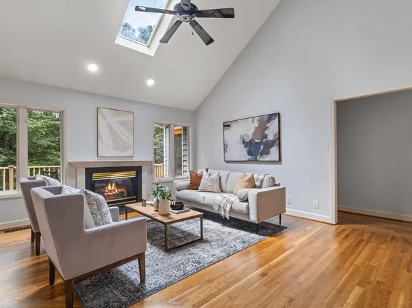 130 Turtle Creek Dr, Pittsboro, NC 27312