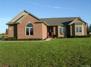 5514 Jada Dr, Highland, MI 48356