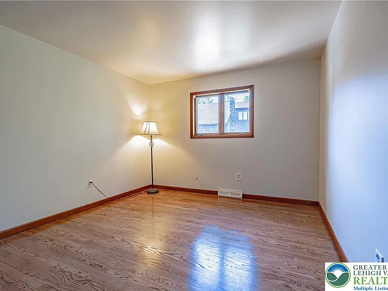 3705 Vale View Dr S — Photo 26