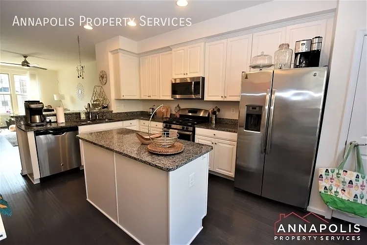 7737 Duncannon Ln — Photo 3
