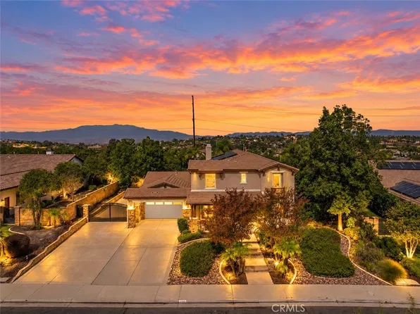 1137 Pamplona Dr, Riverside, CA 92508