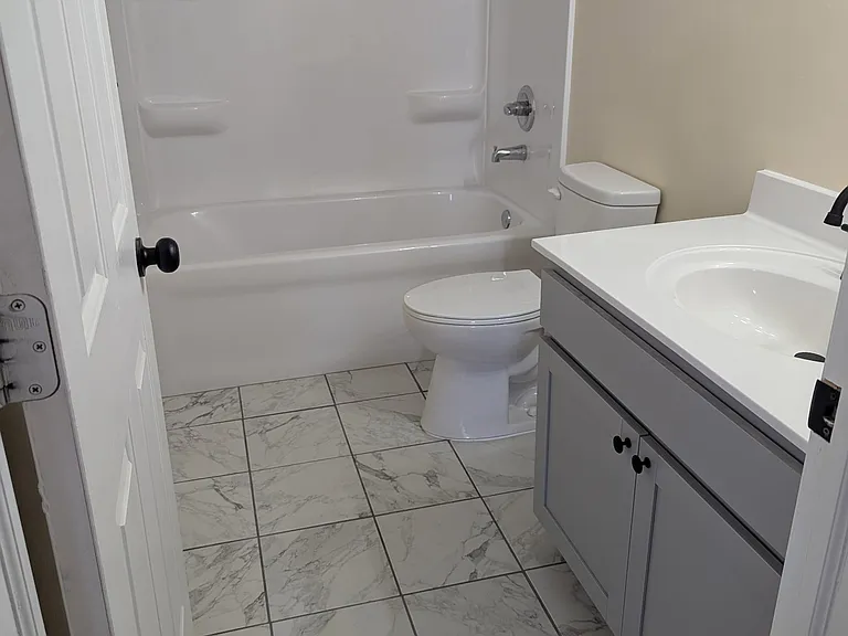 9760 Head O Lake Rd #6 — Photo 7