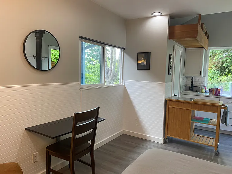 2809 Alderwood Ave #B — Photo 4