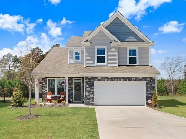 825 Golden Plum Ln, Zebulon, NC 27597