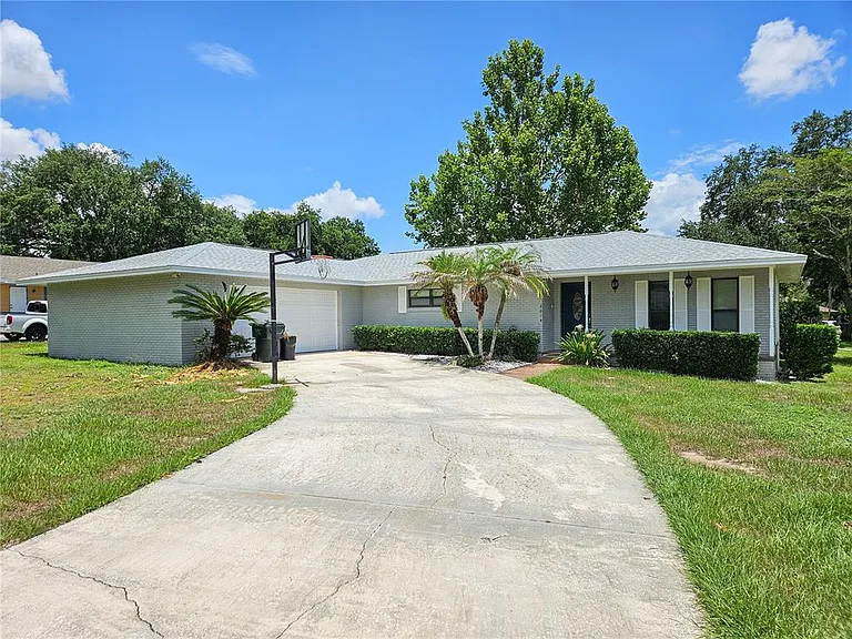 2014 Charnes Dr — Photo 1